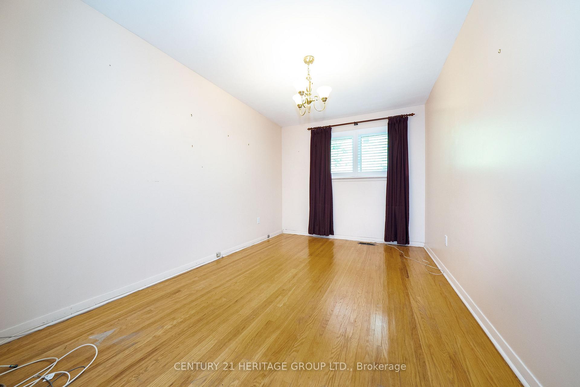 Photo 23 of 33 Elise Terrace, North York, Newtonbrook West — HOMEH