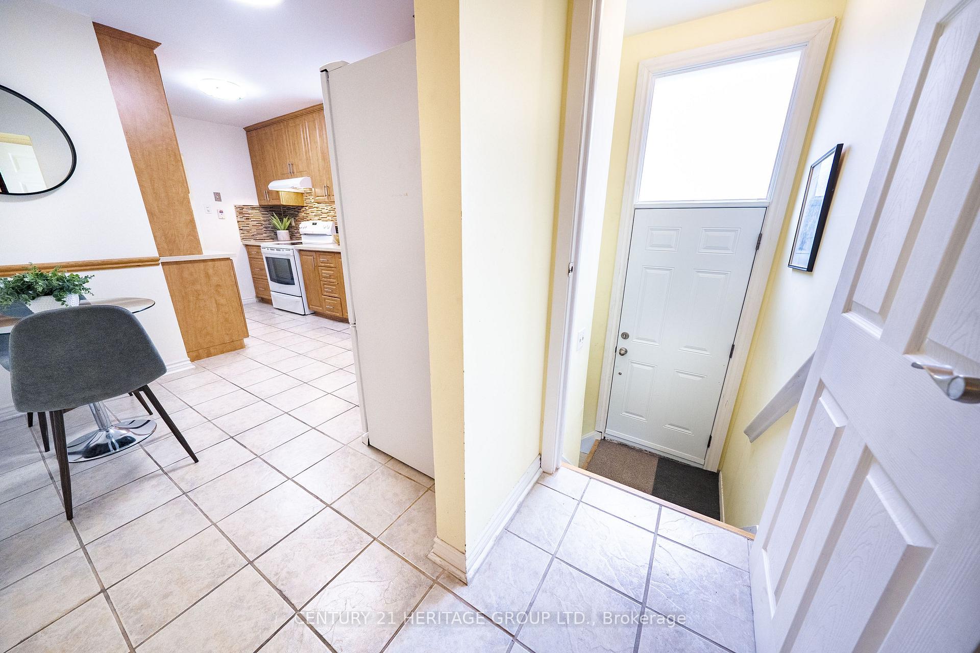 Photo 31 of 33 Elise Terrace, North York, Newtonbrook West — HOMEH