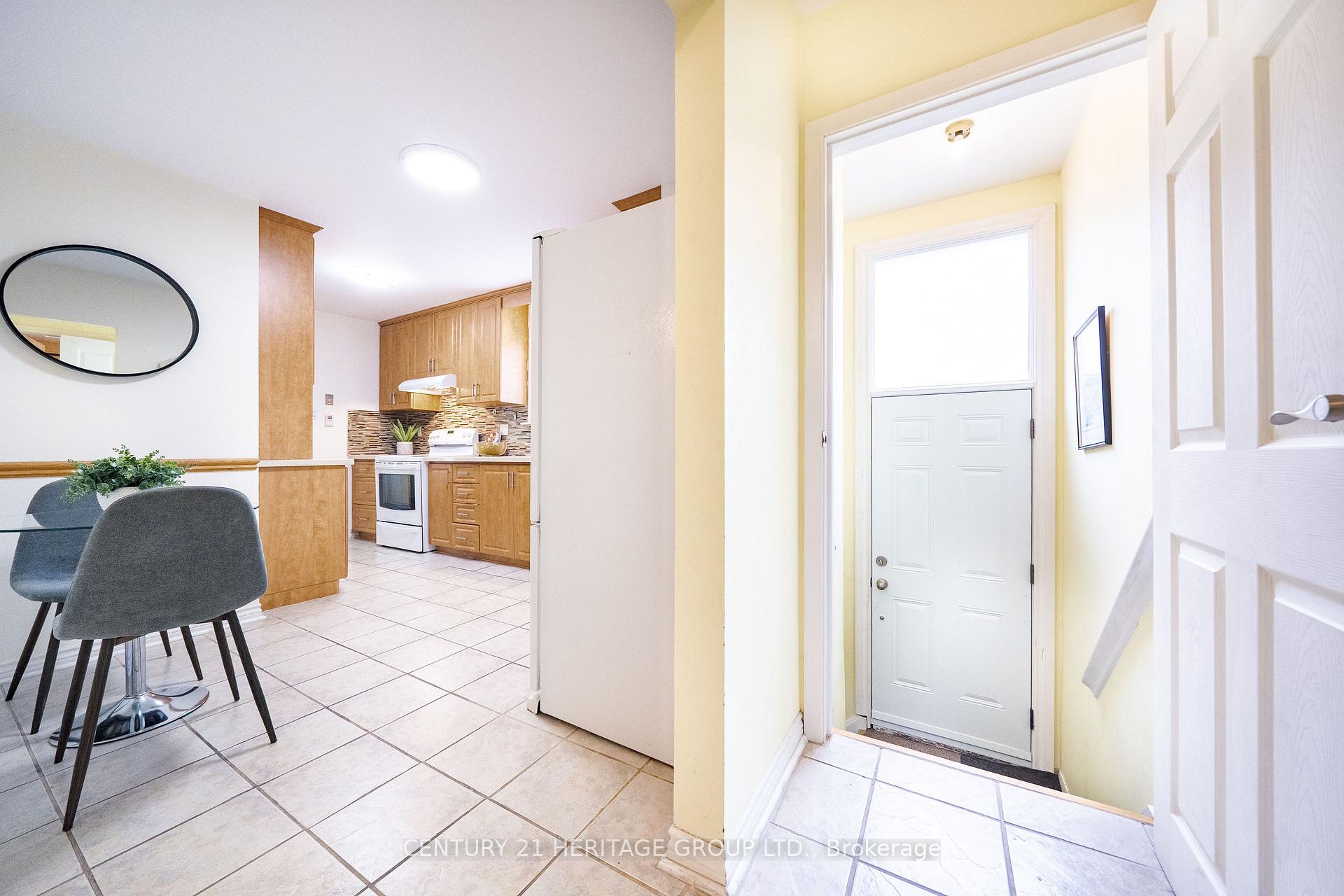 Photo 32 of 33 Elise Terrace, North York, Newtonbrook West — HOMEH