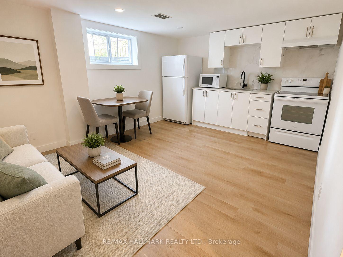 Photo 2 of Unit Lower, 439 Paliser Crescent S, Richmond Hill, Harding — HOMEH