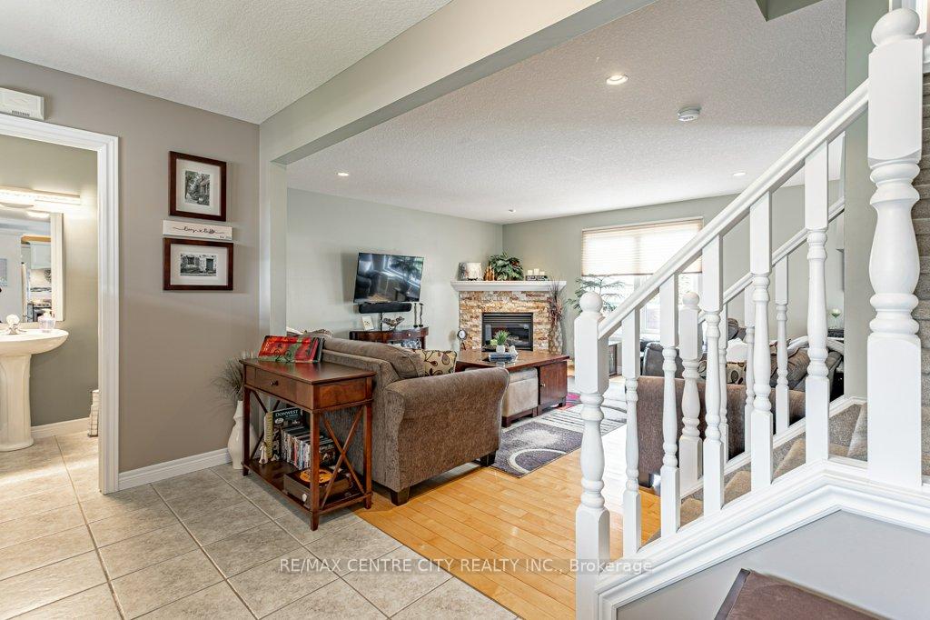 Photo 9 of 45 Riverbank Drive, St. Thomas — HOMEH