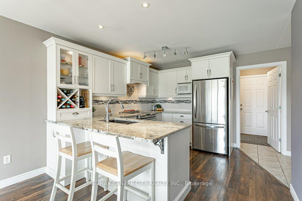 Photo 19 of 45 Riverbank Drive, St. Thomas — HOMEH