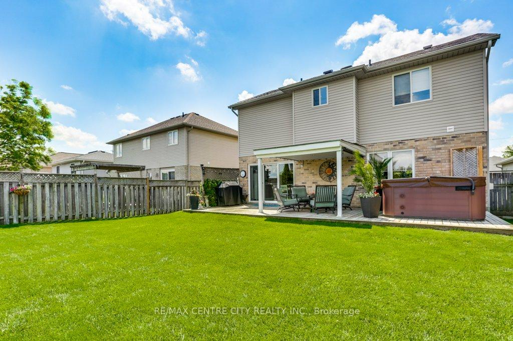Photo 38 of 45 Riverbank Drive, St. Thomas — HOMEH