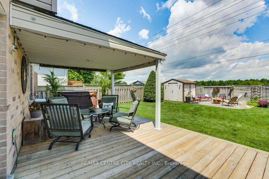 Photo 41 of 45 Riverbank Drive, St. Thomas — HOMEH