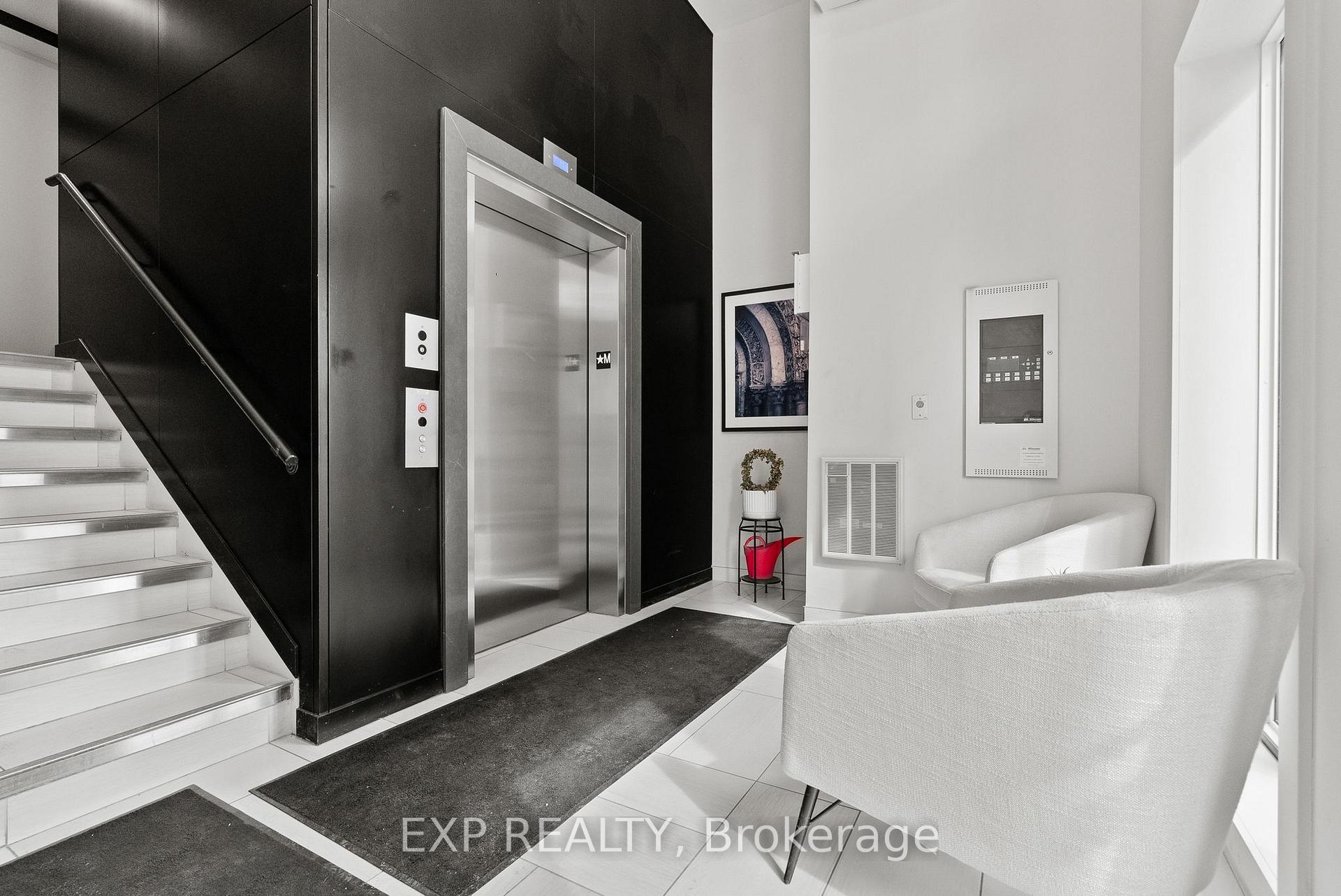 Photo 5 of Unit 301, 100 Cortile Private, Ottawa, Riverside South/Gloucester Glen — HOMEH