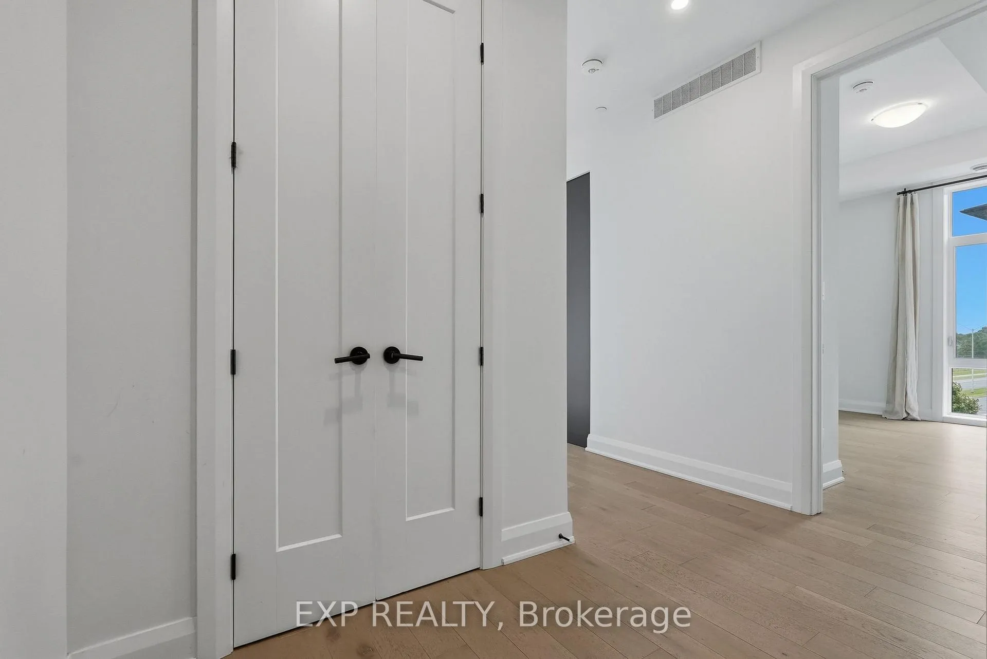 Photo 14 of Unit 301, 100 Cortile Private, Ottawa, Riverside South/Gloucester Glen — HOMEH