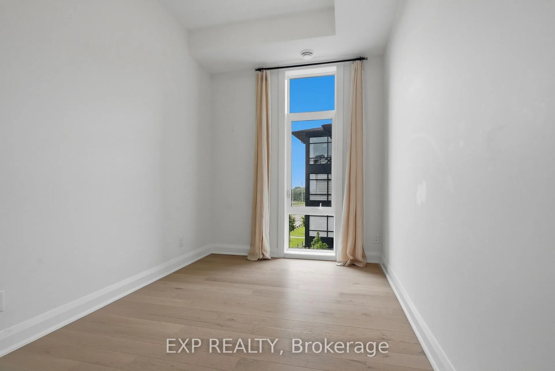 Photo 16 of Unit 301, 100 Cortile Private, Ottawa, Riverside South/Gloucester Glen — HOMEH