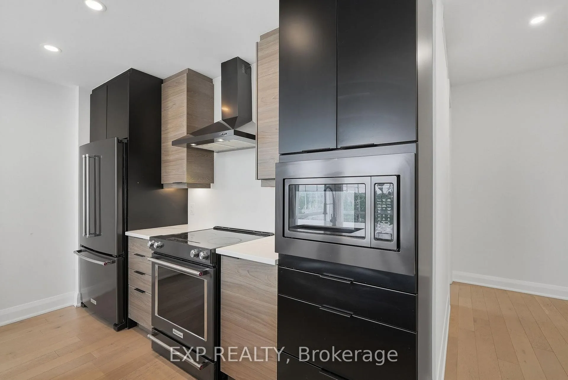 Photo 30 of Unit 301, 100 Cortile Private, Ottawa, Riverside South/Gloucester Glen — HOMEH