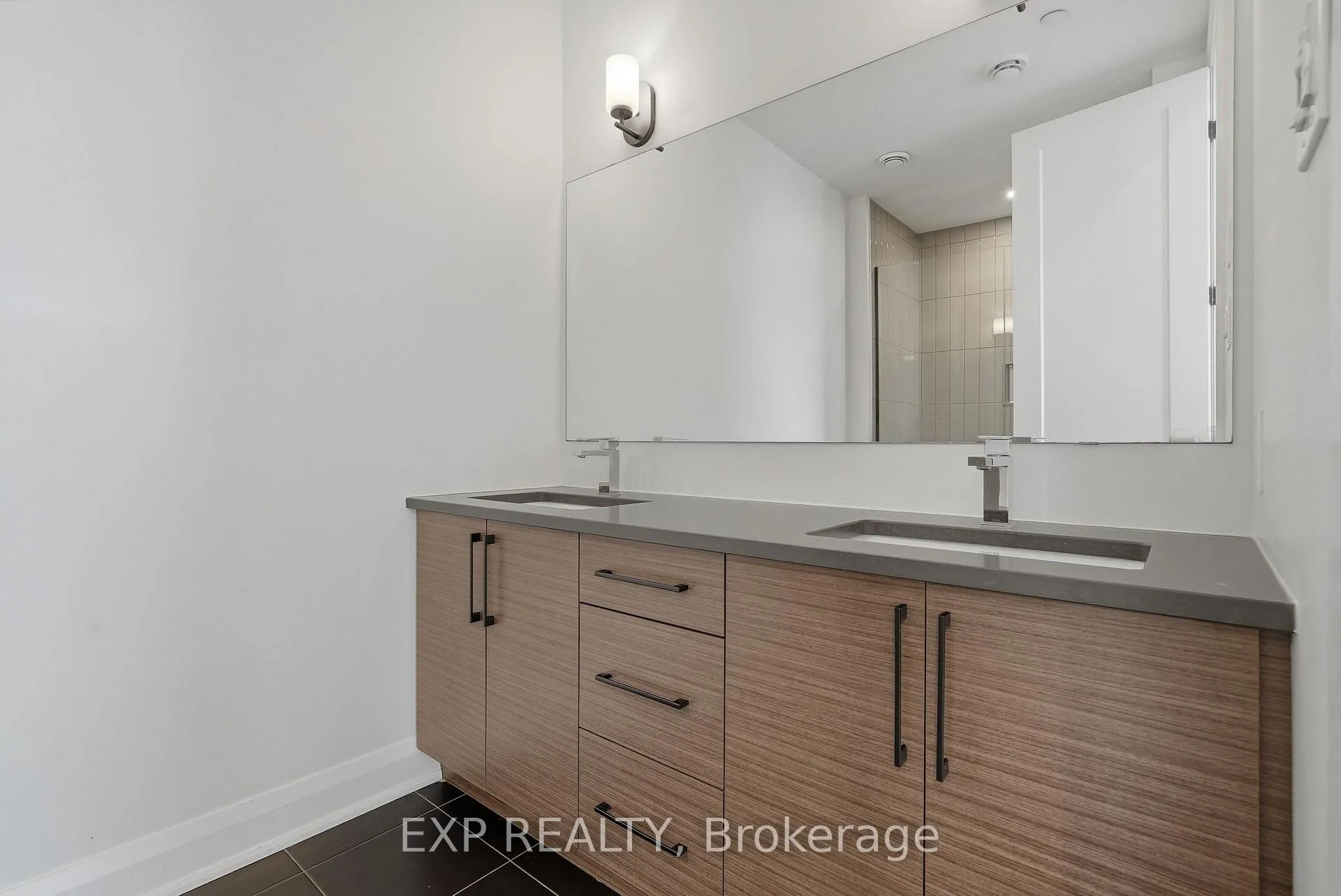 Photo 42 of Unit 301, 100 Cortile Private, Ottawa, Riverside South/Gloucester Glen — HOMEH