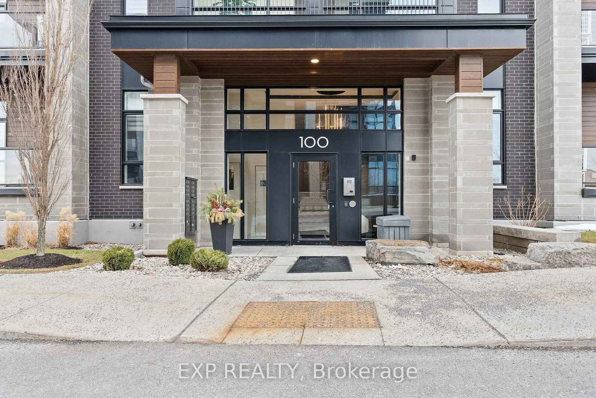 Photo 4 of Unit 301, 100 Cortile Private, Ottawa, Riverside South/Gloucester Glen — HOMEH