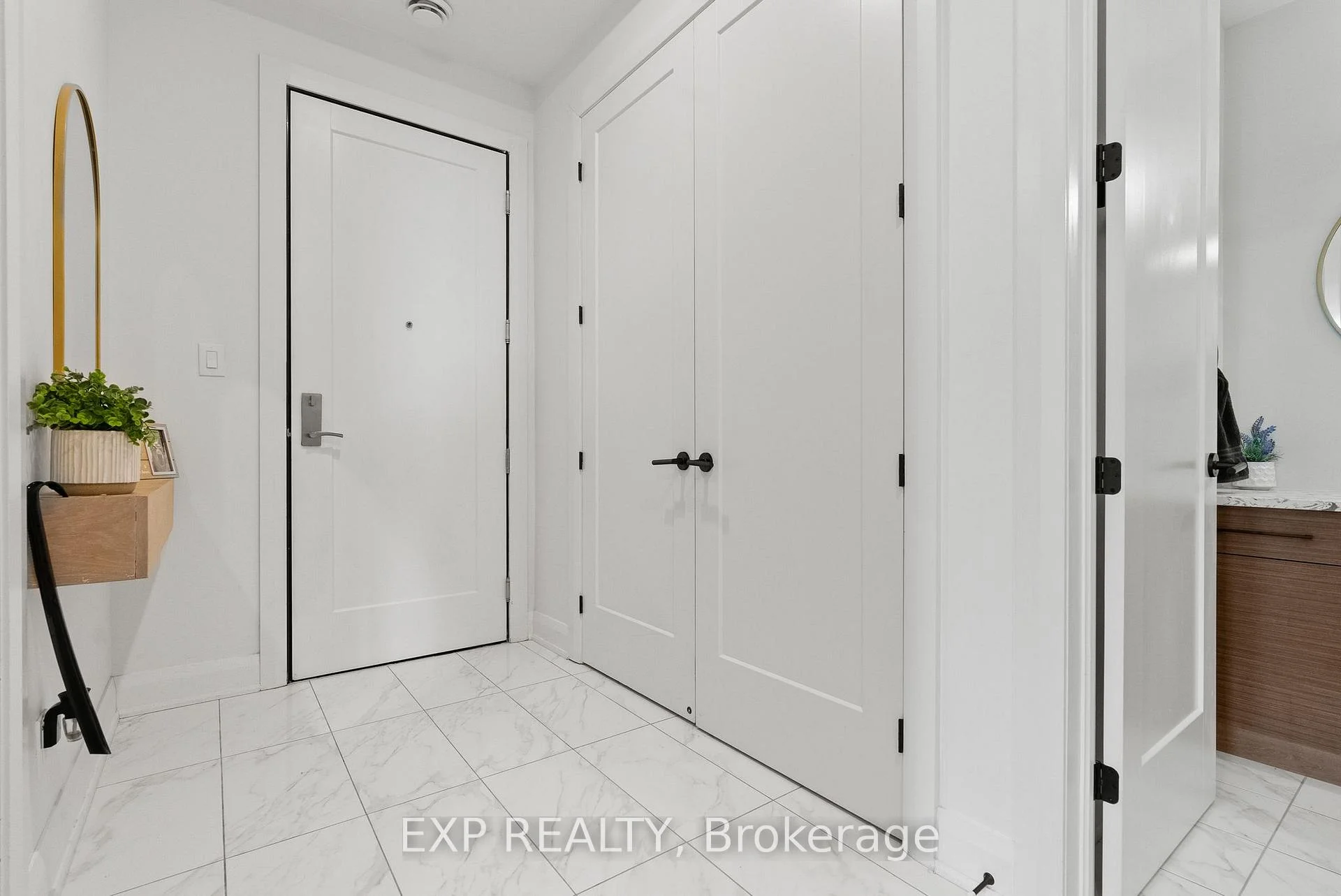 Photo 7 of Unit 301, 100 Cortile Private, Ottawa, Riverside South/Gloucester Glen — HOMEH