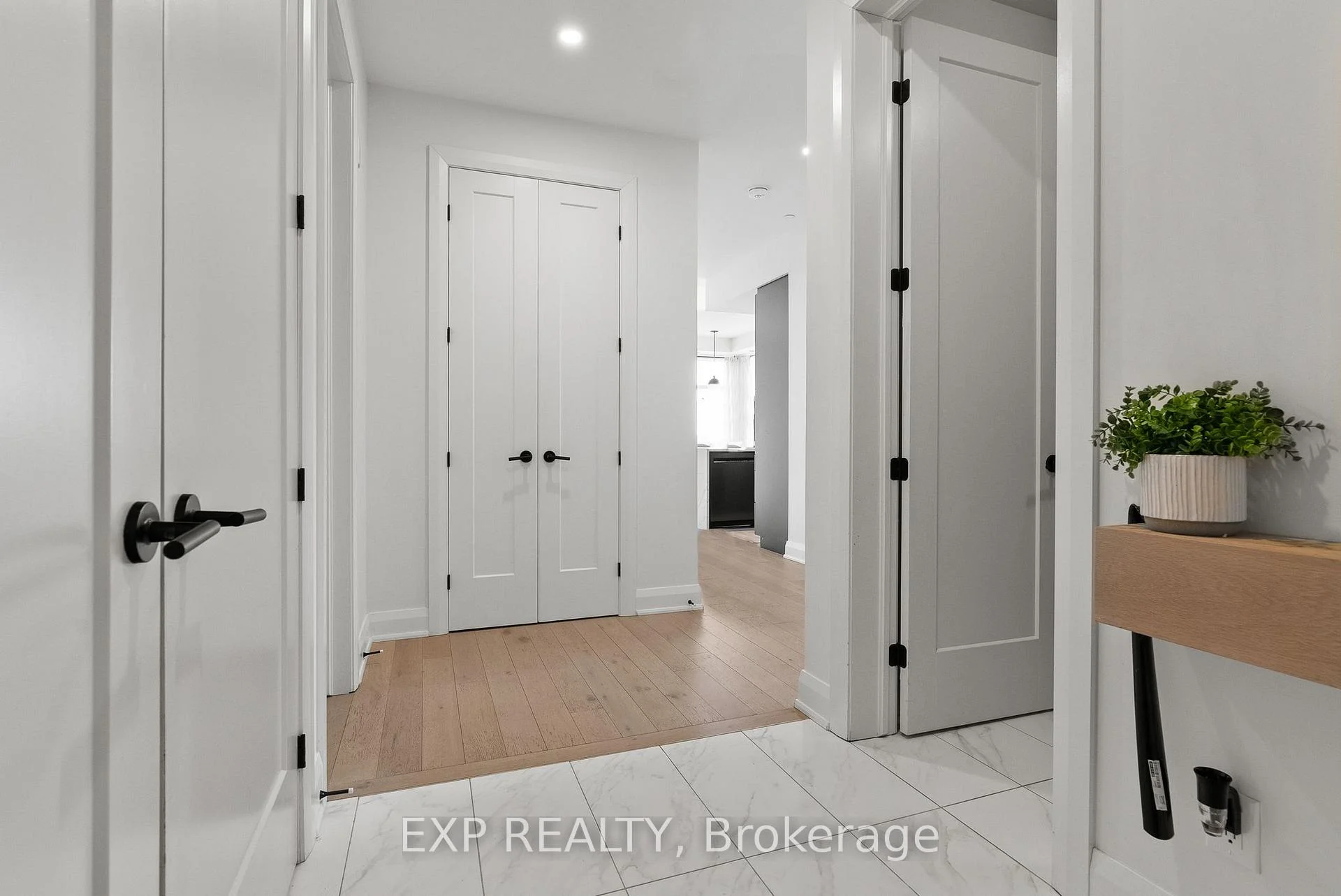 Photo 9 of Unit 301, 100 Cortile Private, Ottawa, Riverside South/Gloucester Glen — HOMEH