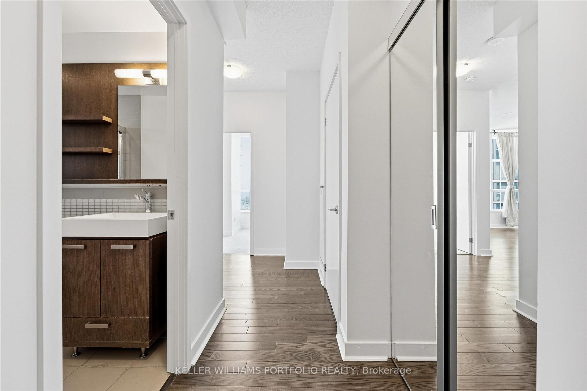 Photo 6 of Unit 2402, 295 Adelaide Street W, Toronto, Waterfront Communities — HOMEH