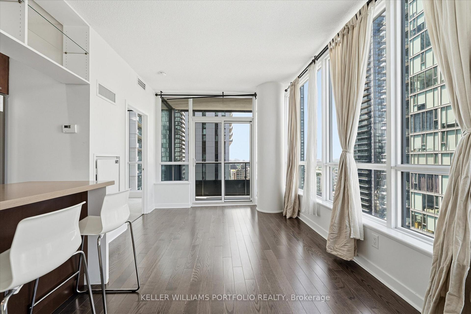 Photo 8 of Unit 2402, 295 Adelaide Street W, Toronto, Waterfront Communities — HOMEH