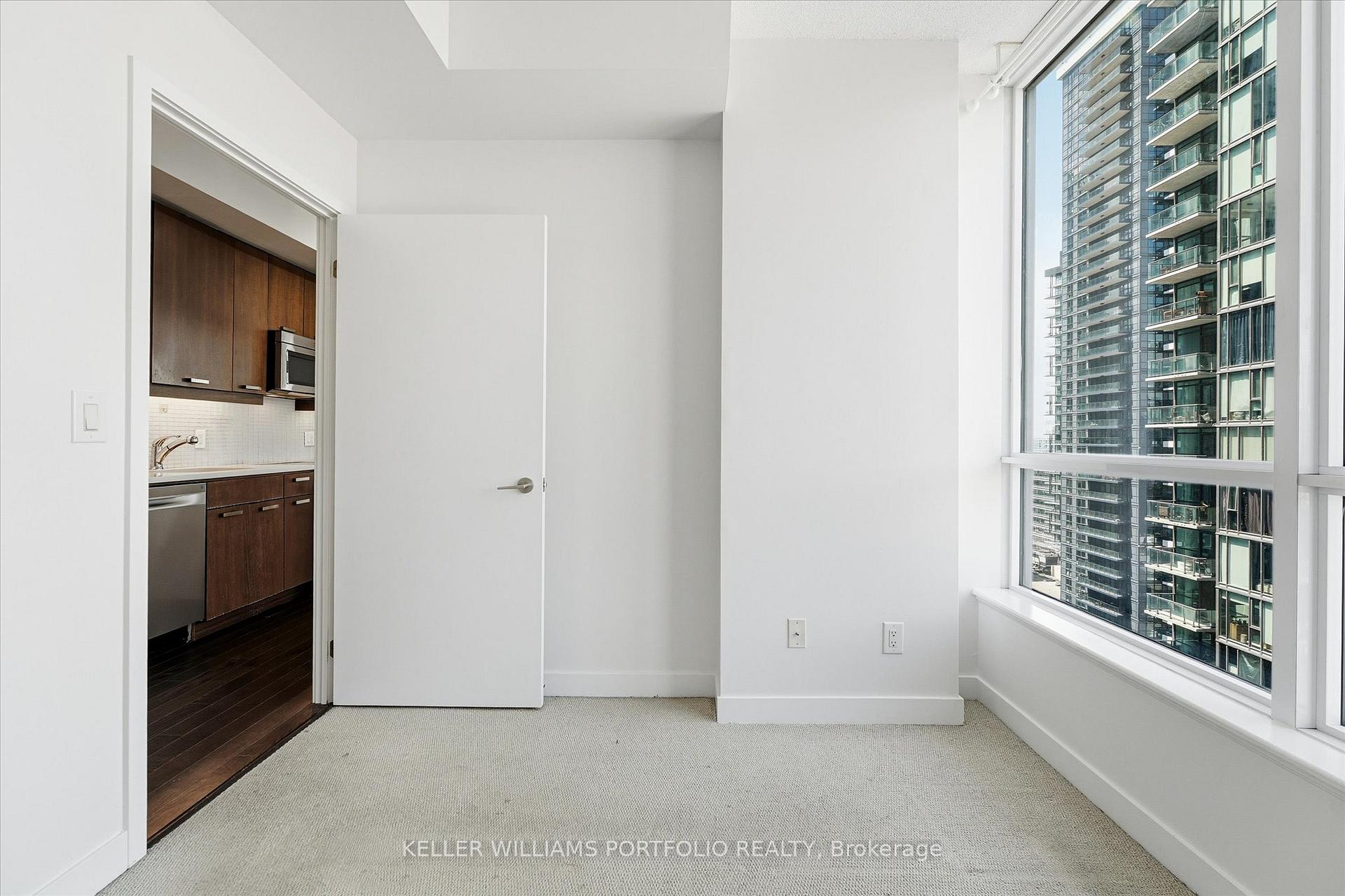 Photo 18 of Unit 2402, 295 Adelaide Street W, Toronto, Waterfront Communities — HOMEH
