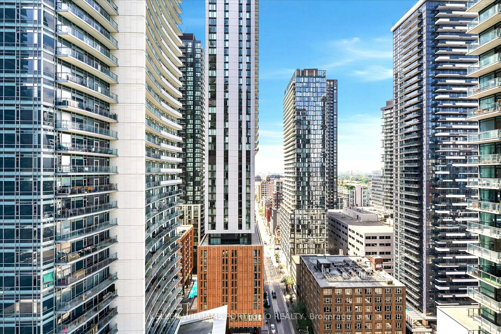 Photo 24 of Unit 2402, 295 Adelaide Street W, Toronto, Waterfront Communities — HOMEH