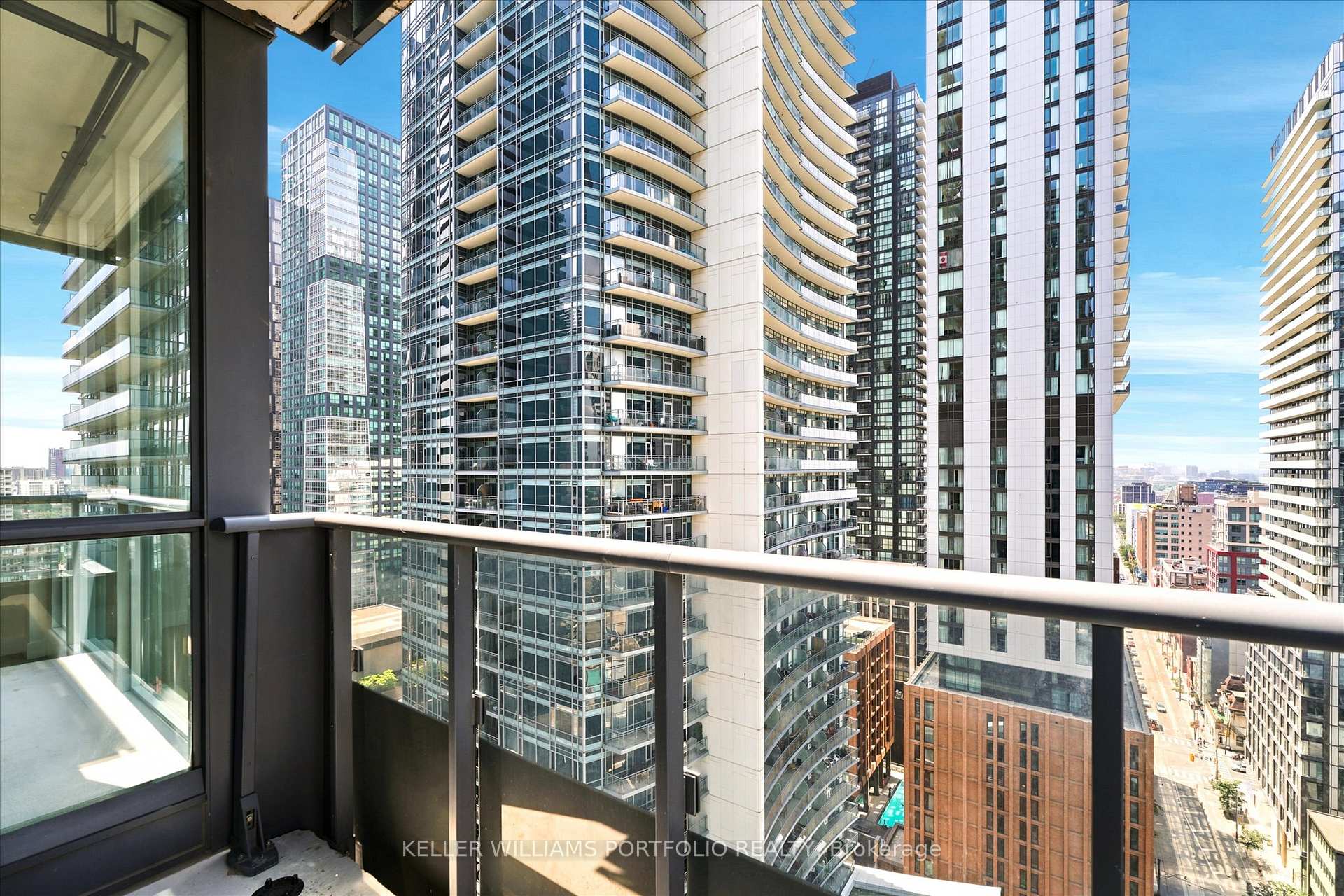 Photo 27 of Unit 2402, 295 Adelaide Street W, Toronto, Waterfront Communities — HOMEH