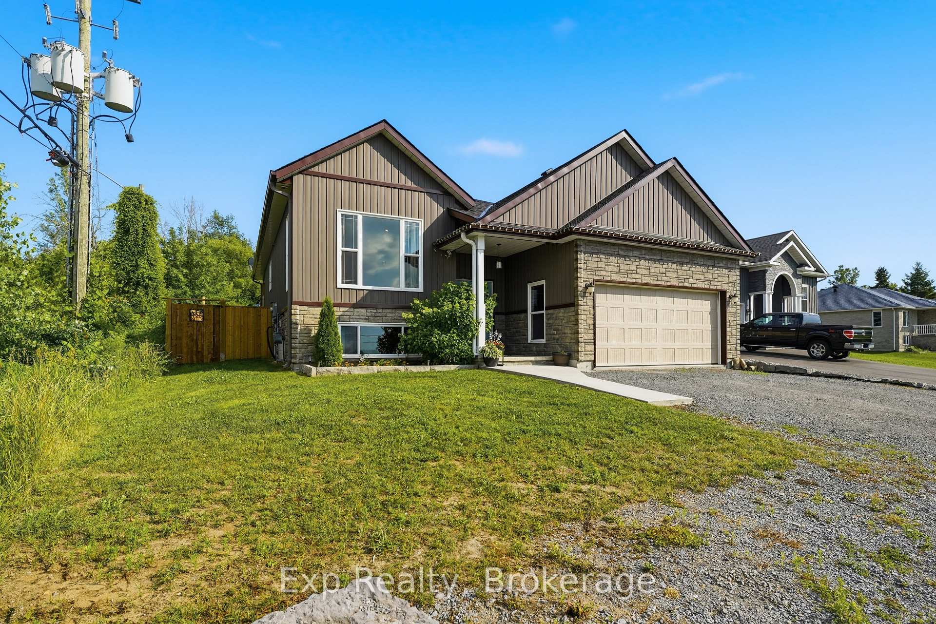 Photo 2 of 818 Palace Road, Greater Napanee, Greater Napanee — HOMEH