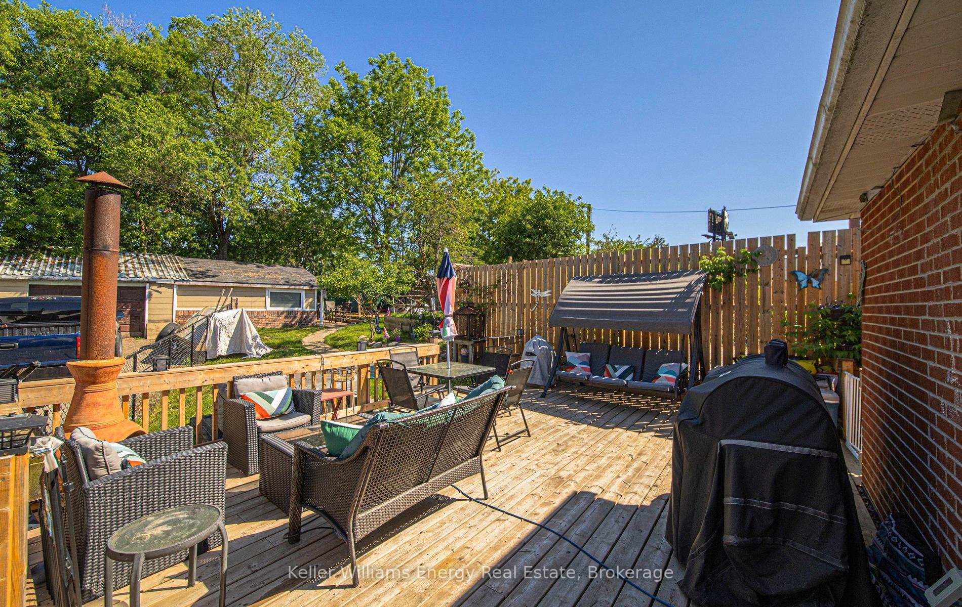 Photo 4 of 20 Mill Street, Oshawa, Central — HOMEH