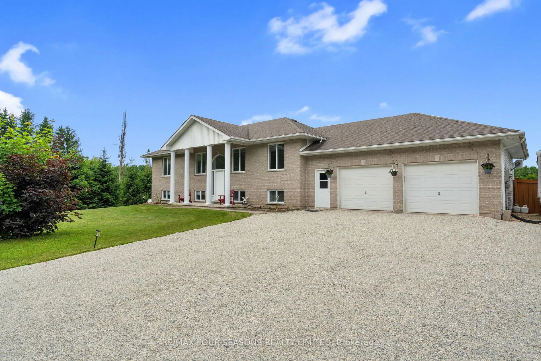 Photo 3 of 3354 3/4 Sunnidale Side Road, Clearview, Rural Clearview — HOMEH