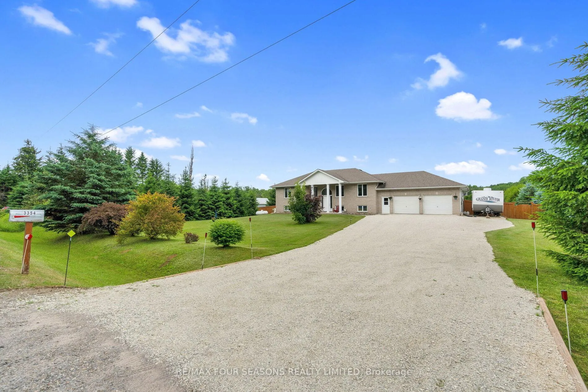 Photo 4 of 3354 3/4 Sunnidale Side Road, Clearview, Rural Clearview — HOMEH