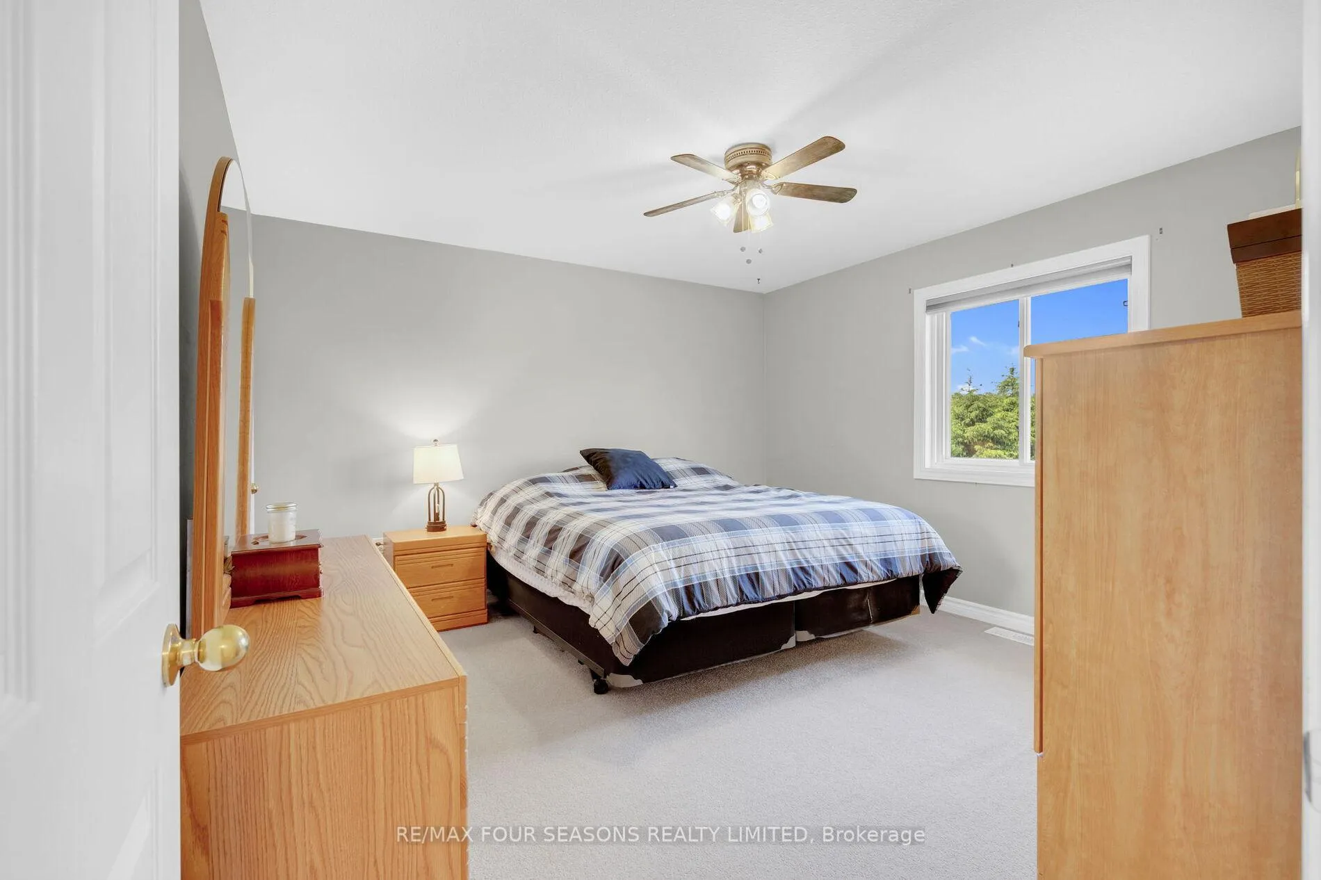 Photo 16 of 3354 3/4 Sunnidale Side Road, Clearview, Rural Clearview — HOMEH