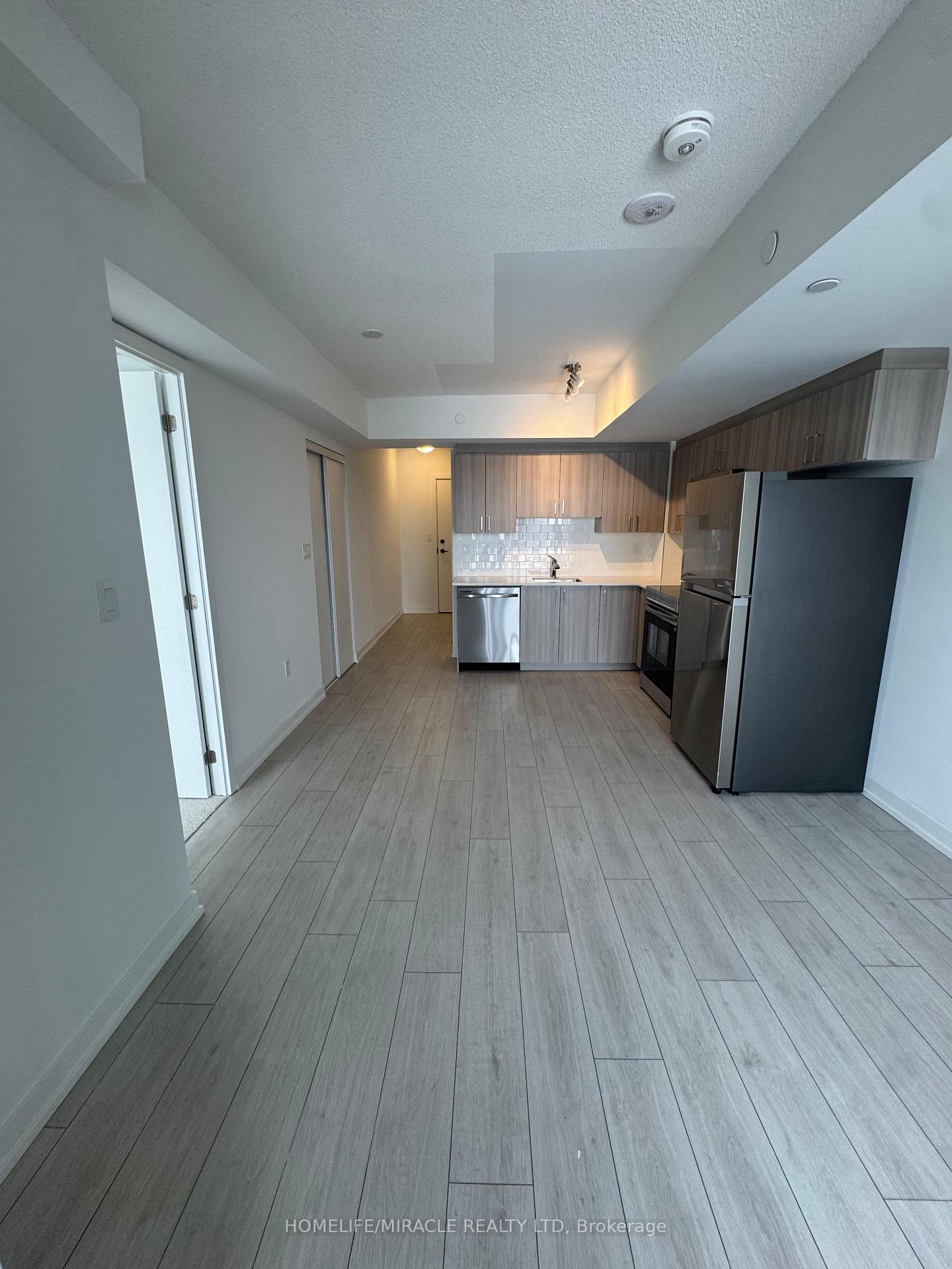 Front of Unit 621, 556 Marlee Avenue