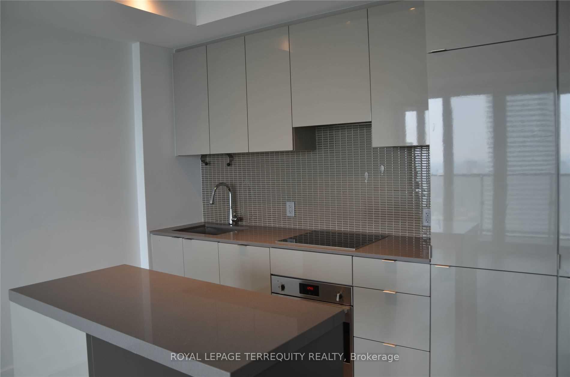 Photo 4 of Unit 3409, 7 Grenville Street, Toronto, Bay Street Corridor — HOMEH
