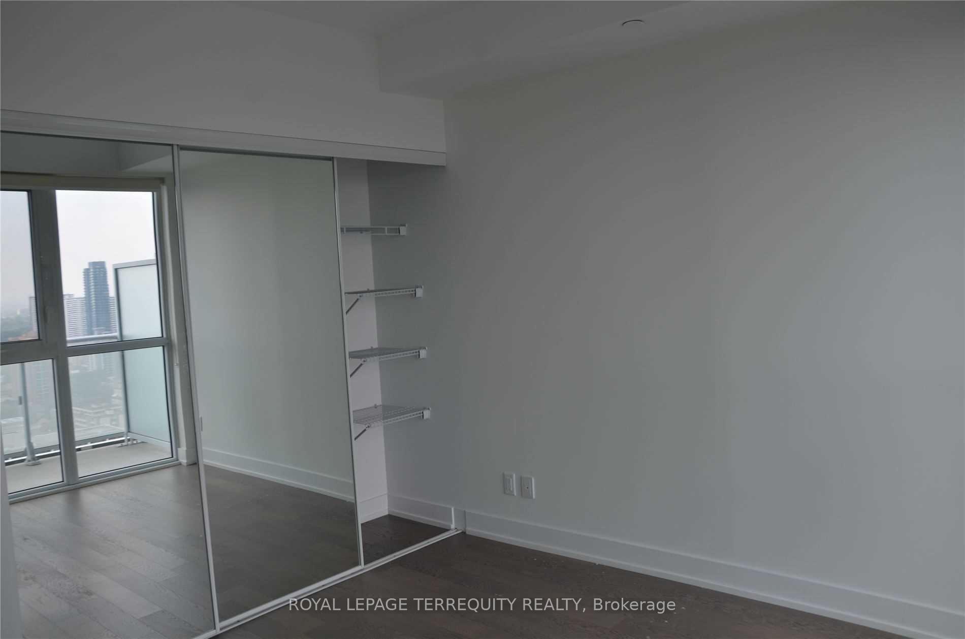 Photo 7 of Unit 3409, 7 Grenville Street, Toronto, Bay Street Corridor — HOMEH