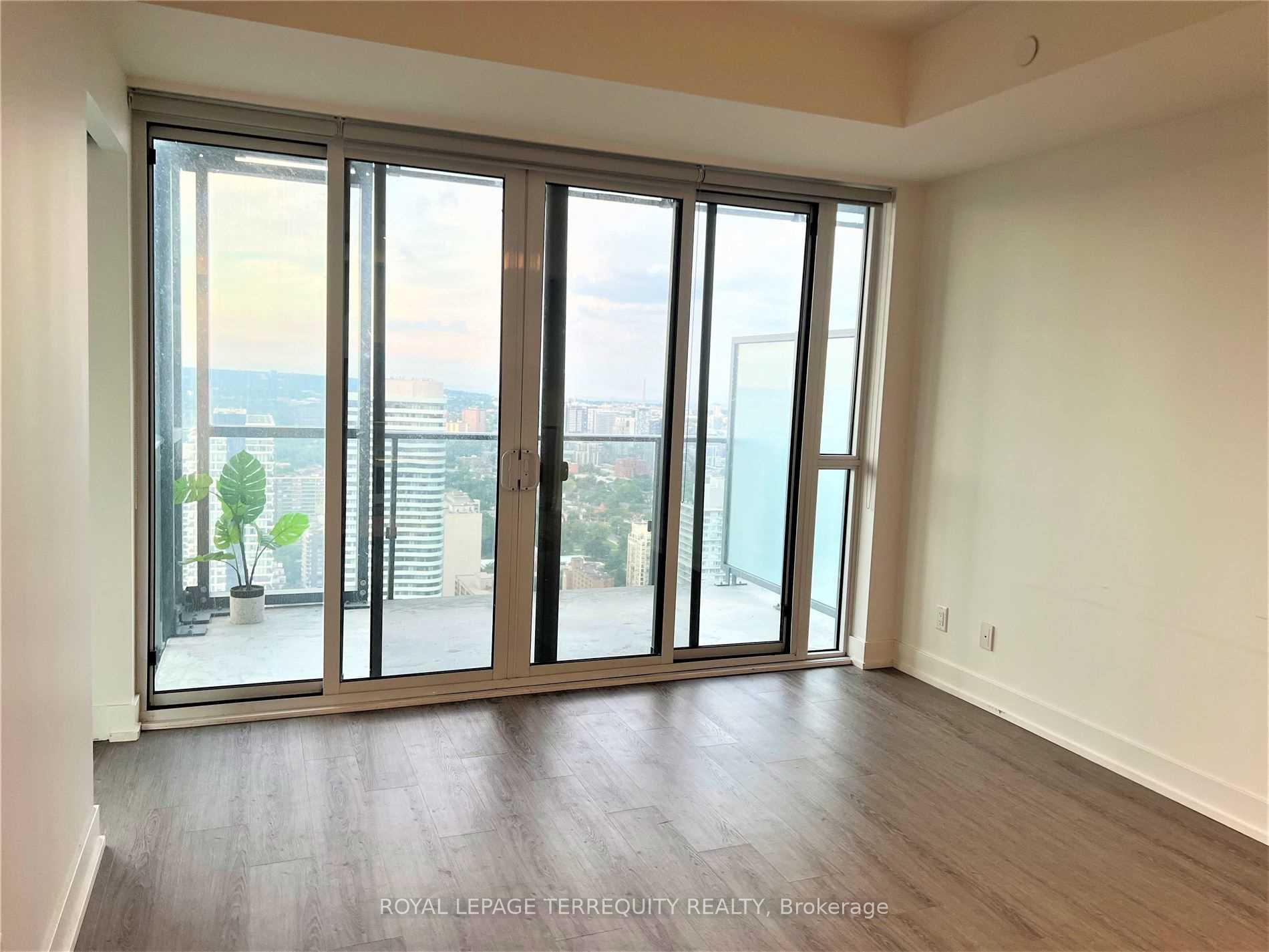 Photo 9 of Unit 3409, 7 Grenville Street, Toronto, Bay Street Corridor — HOMEH