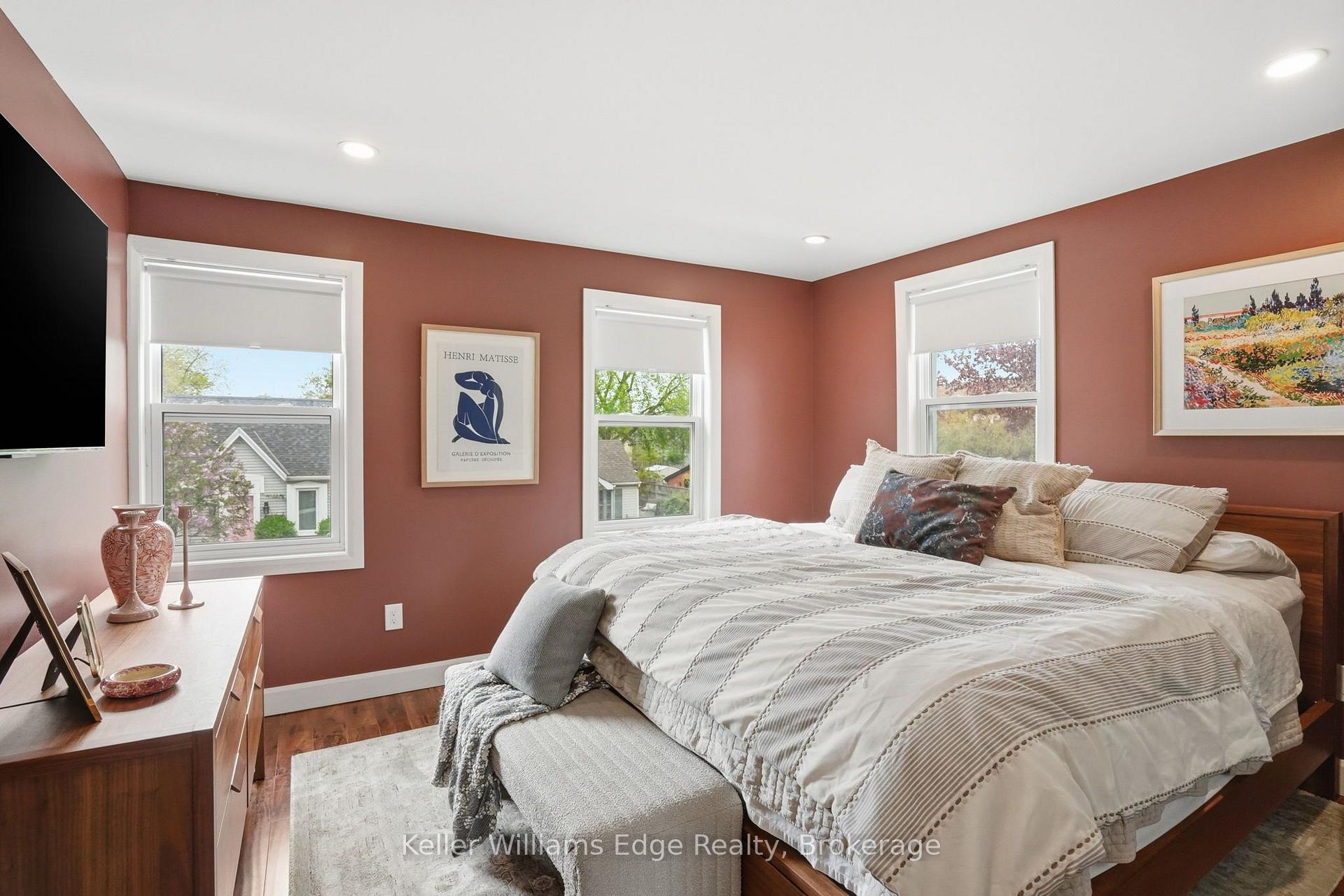 Photo 10 of 47 New Street, Hamilton, Strathcona — HOMEH