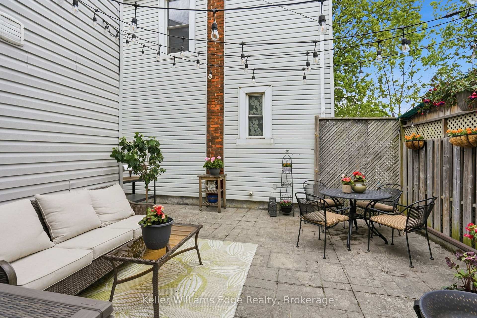 Photo 17 of 47 New Street, Hamilton, Strathcona — HOMEH