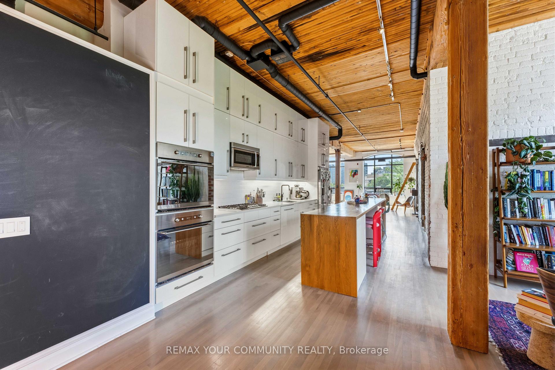 Photo 7 of Unit 301, 993 Queen Street W, Toronto, Trinity-Bellwoods — HOMEH