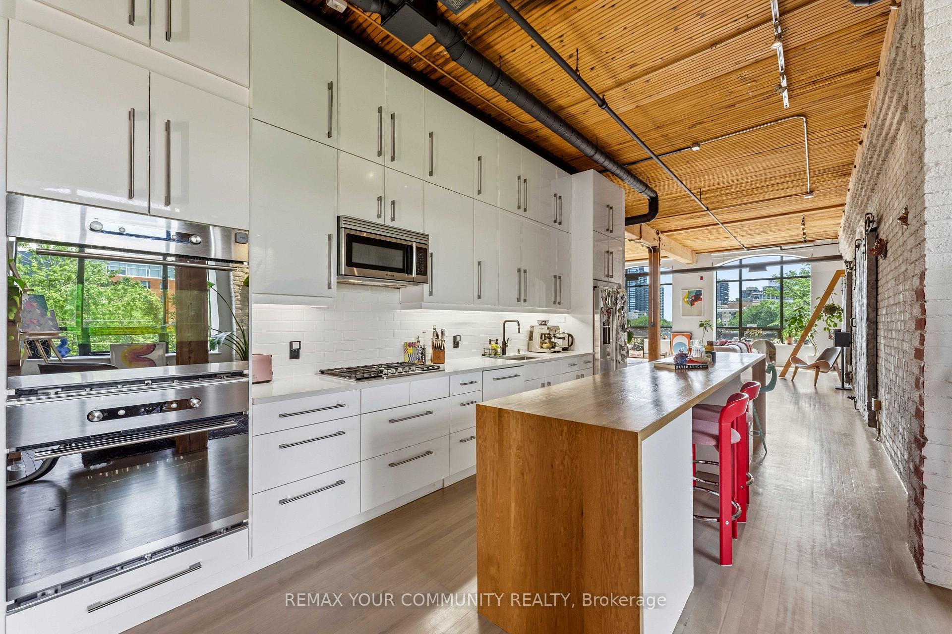 Photo 8 of Unit 301, 993 Queen Street W, Toronto, Trinity-Bellwoods — HOMEH