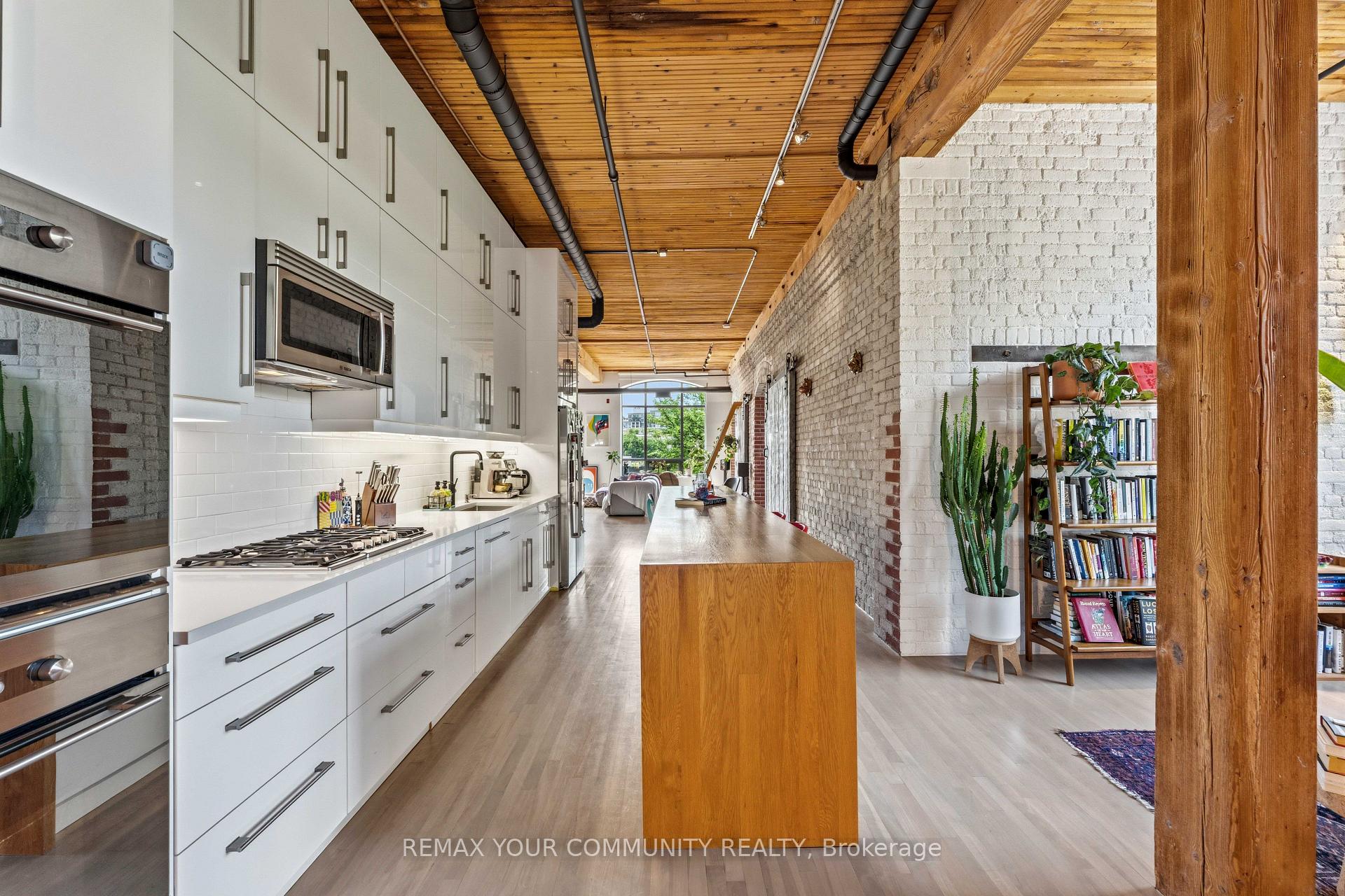 Photo 9 of Unit 301, 993 Queen Street W, Toronto, Trinity-Bellwoods — HOMEH