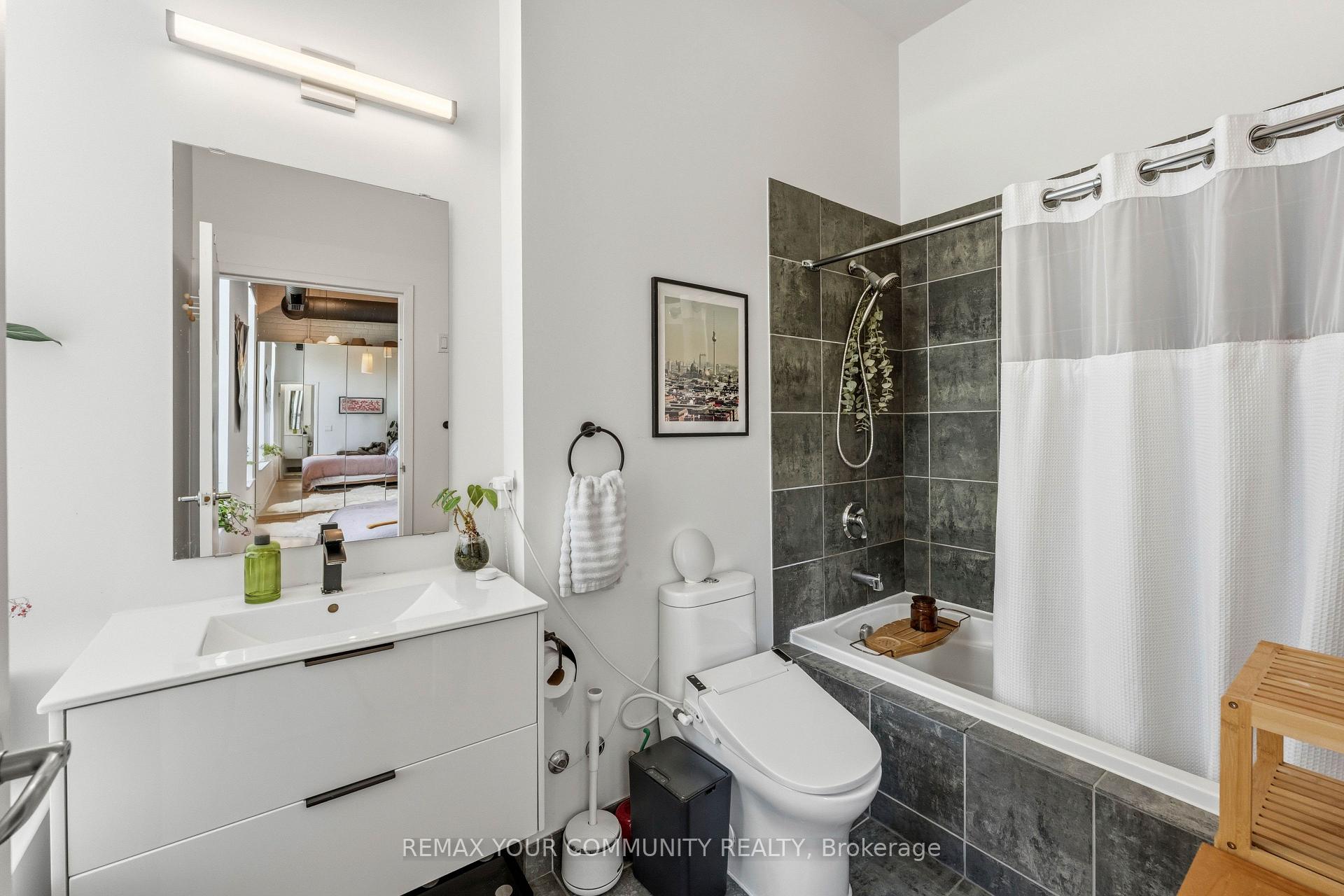 Photo 33 of Unit 301, 993 Queen Street W, Toronto, Trinity-Bellwoods — HOMEH
