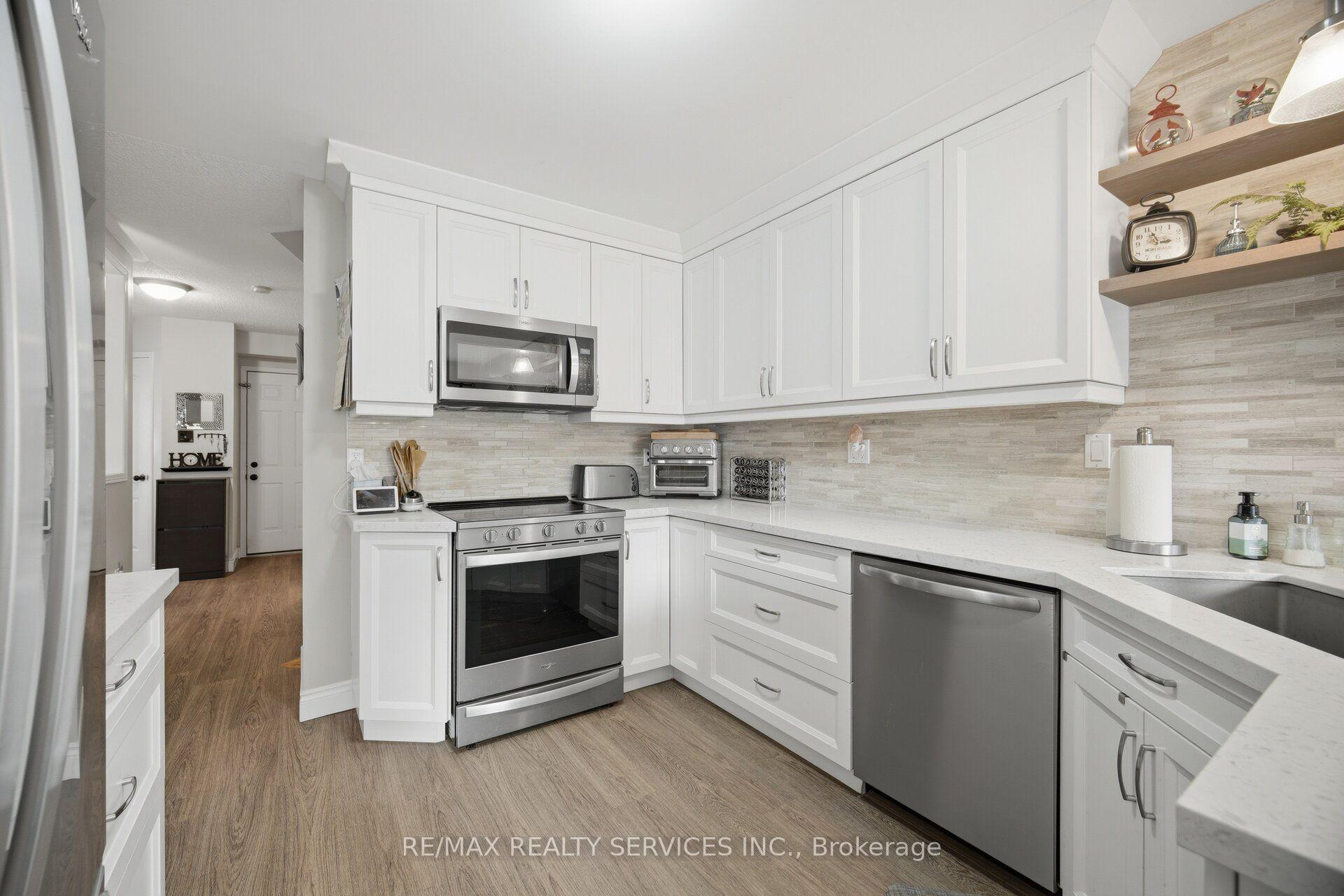 Photo 11 of 30 Henderson Crescent, New Tecumseth, Alliston — HOMEH