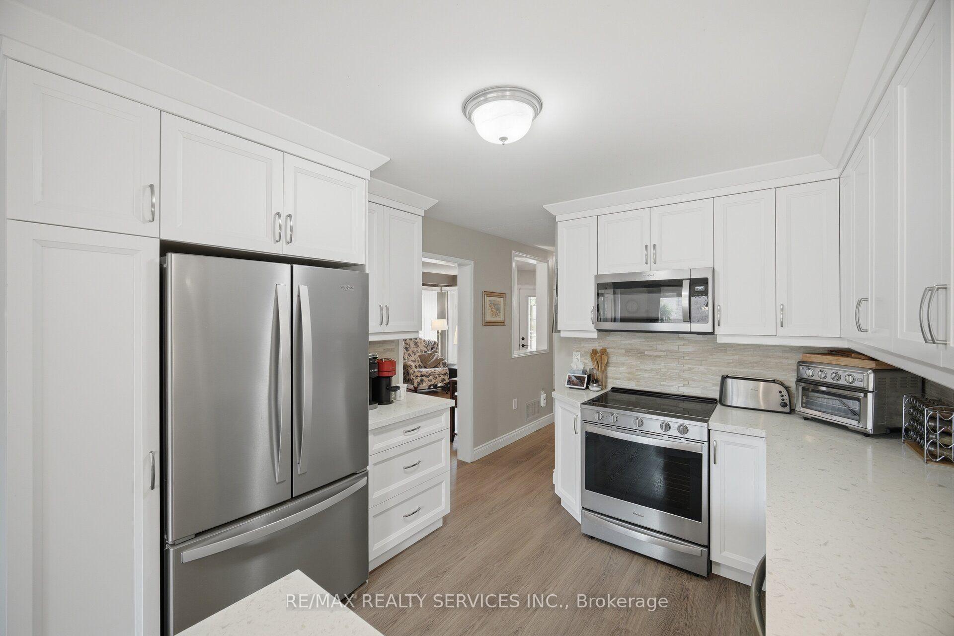 Photo 12 of 30 Henderson Crescent, New Tecumseth, Alliston — HOMEH