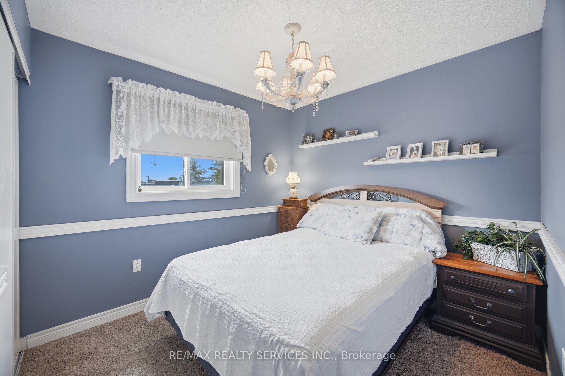 Photo 17 of 30 Henderson Crescent, New Tecumseth, Alliston — HOMEH