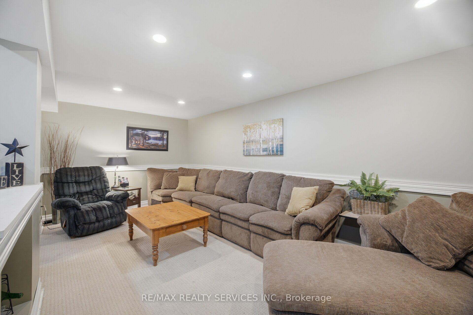 Photo 19 of 30 Henderson Crescent, New Tecumseth, Alliston — HOMEH