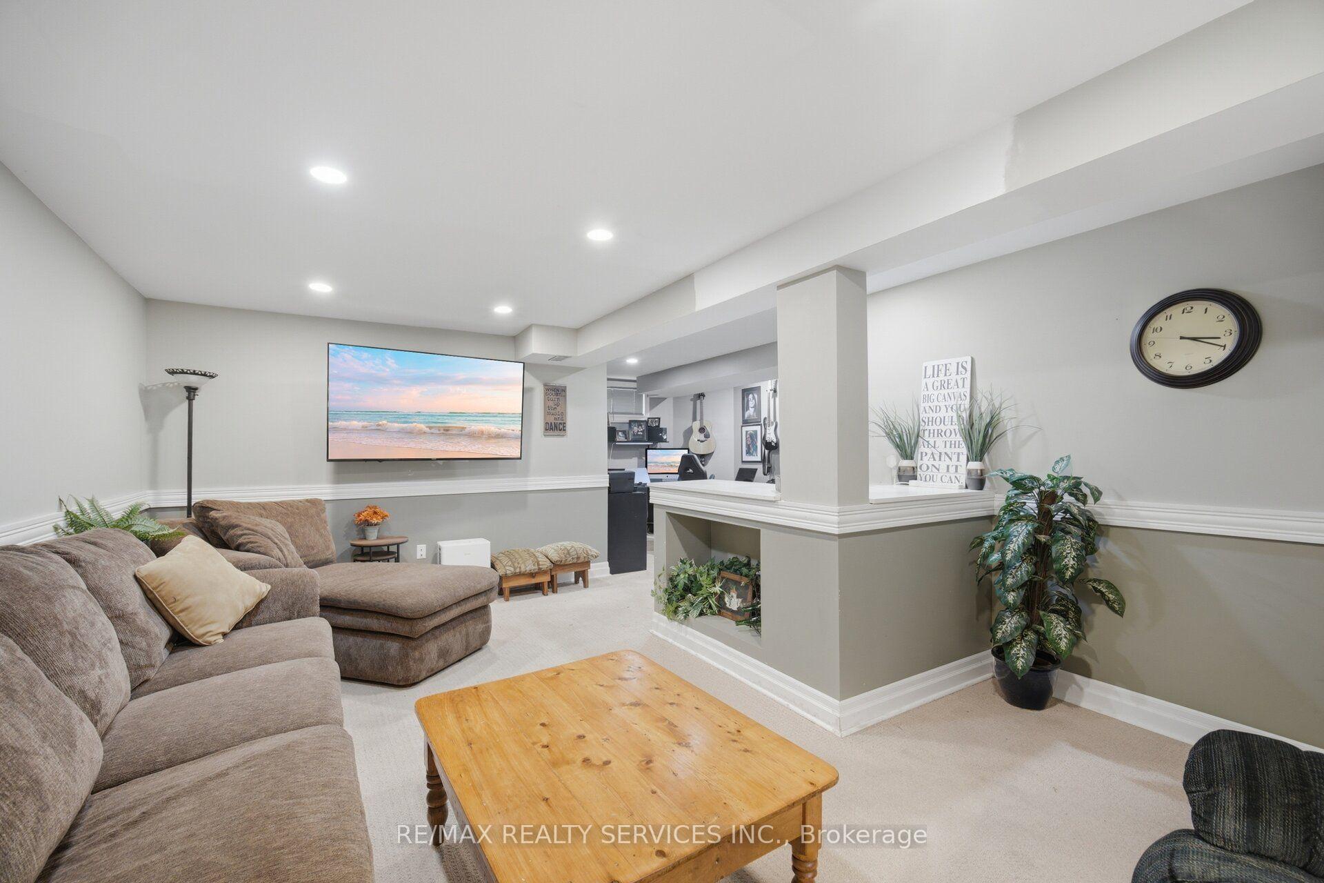 Photo 20 of 30 Henderson Crescent, New Tecumseth, Alliston — HOMEH