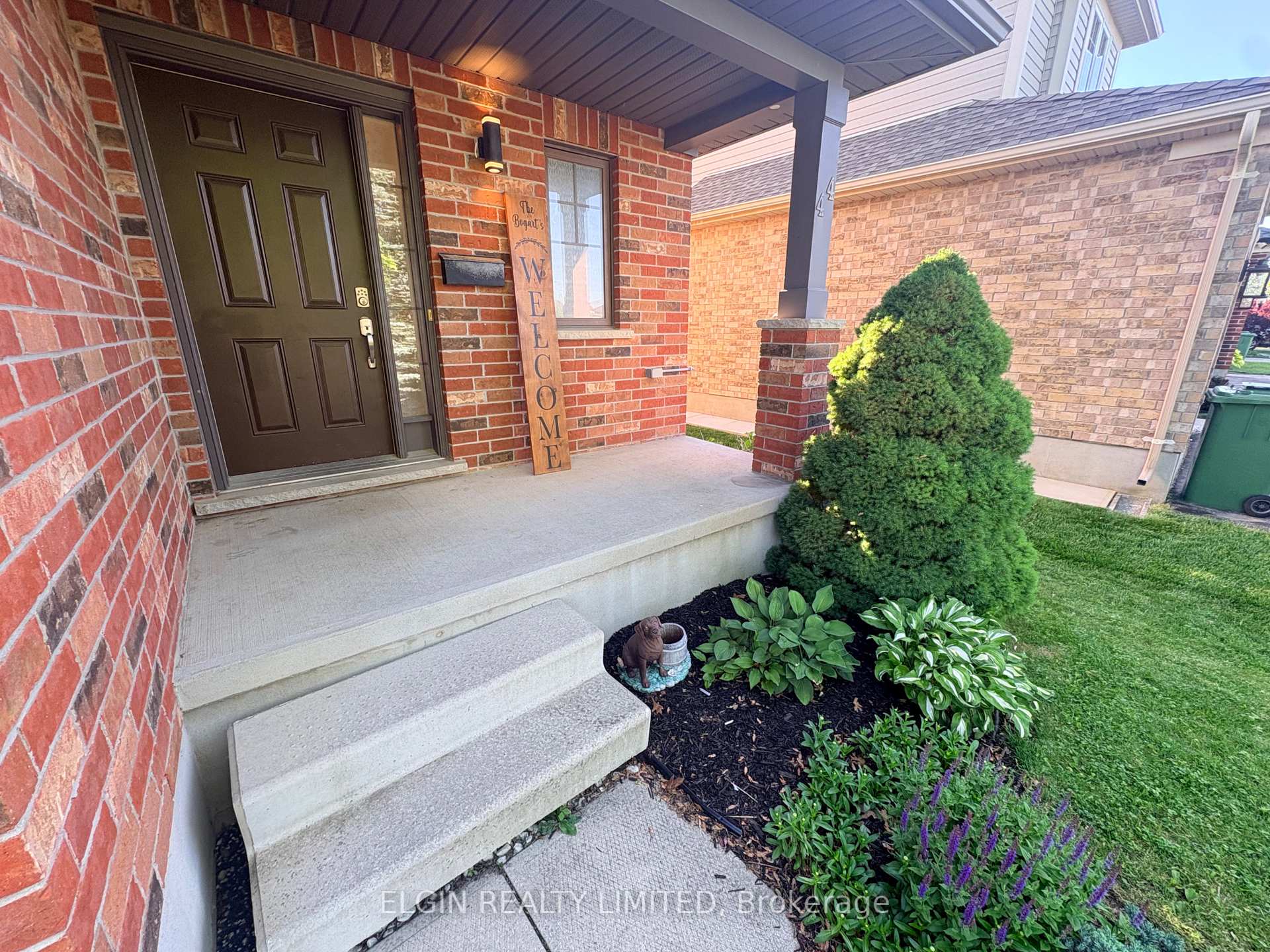 Photo 2 of 44 Peach Tree Boulevard, St. Thomas — HOMEH