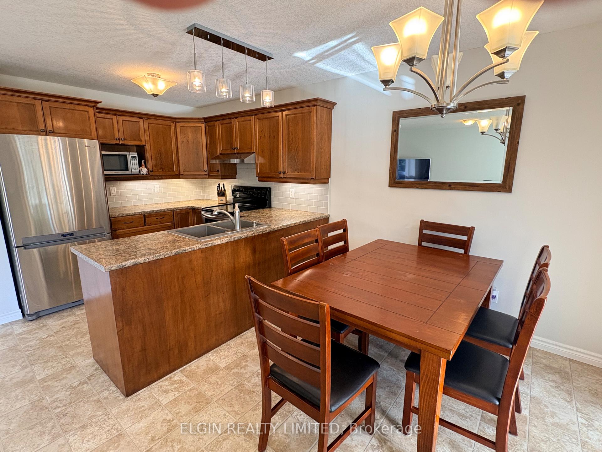 Photo 4 of 44 Peach Tree Boulevard, St. Thomas — HOMEH