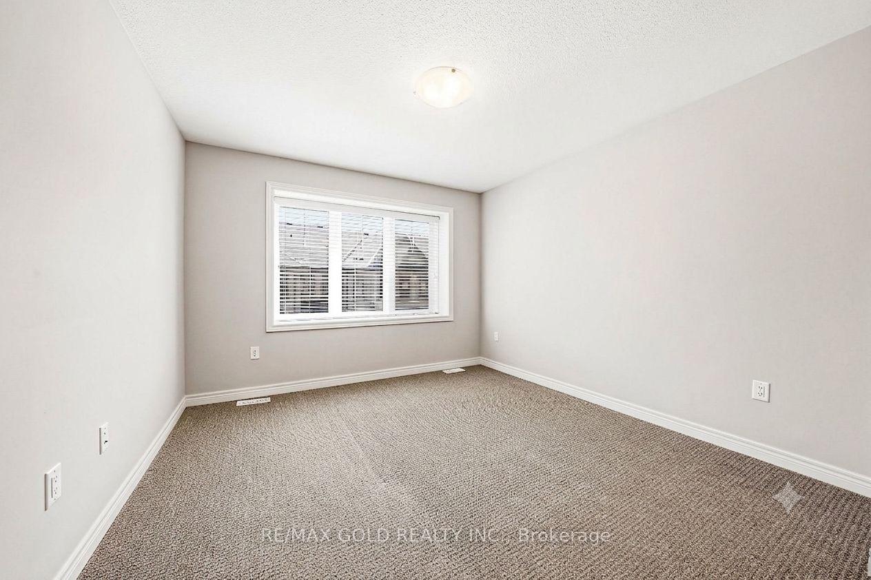 Photo 13 of 4 Bird Lane, Hamilton, Meadowlands — HOMEH
