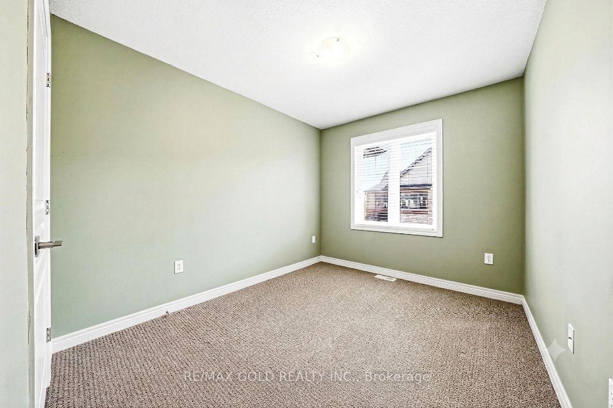 Photo 16 of 4 Bird Lane, Hamilton, Meadowlands — HOMEH