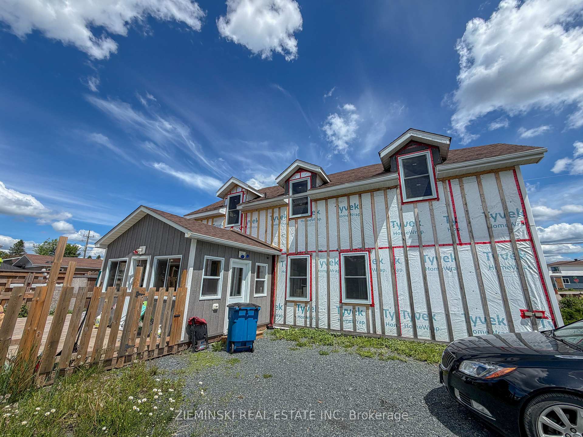 Photo 2 of 239 Sixth Street, Cochrane — HOMEH