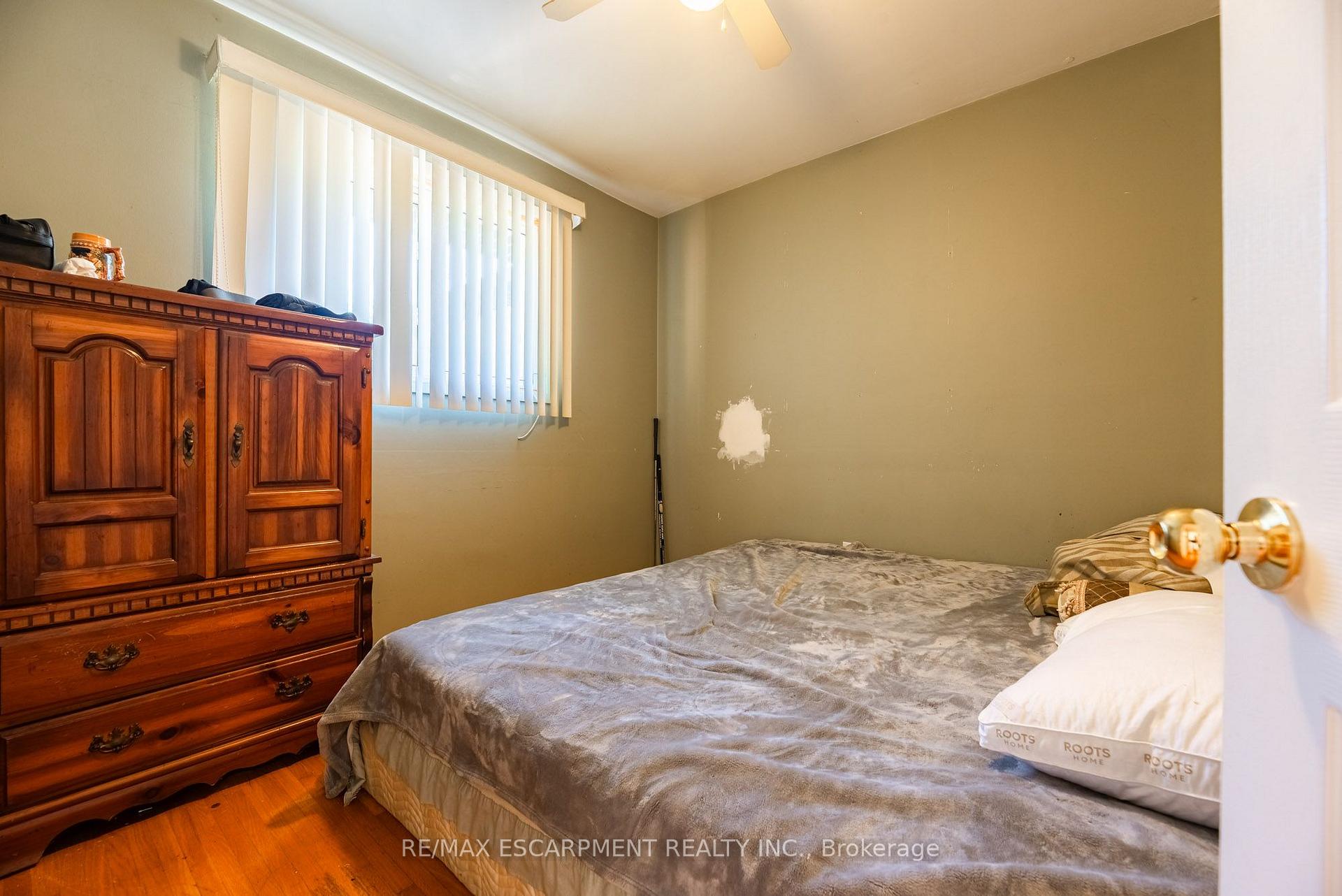 Photo 14 of 1315 Rosemary Crescent, Burlington, Mountainside — HOMEH