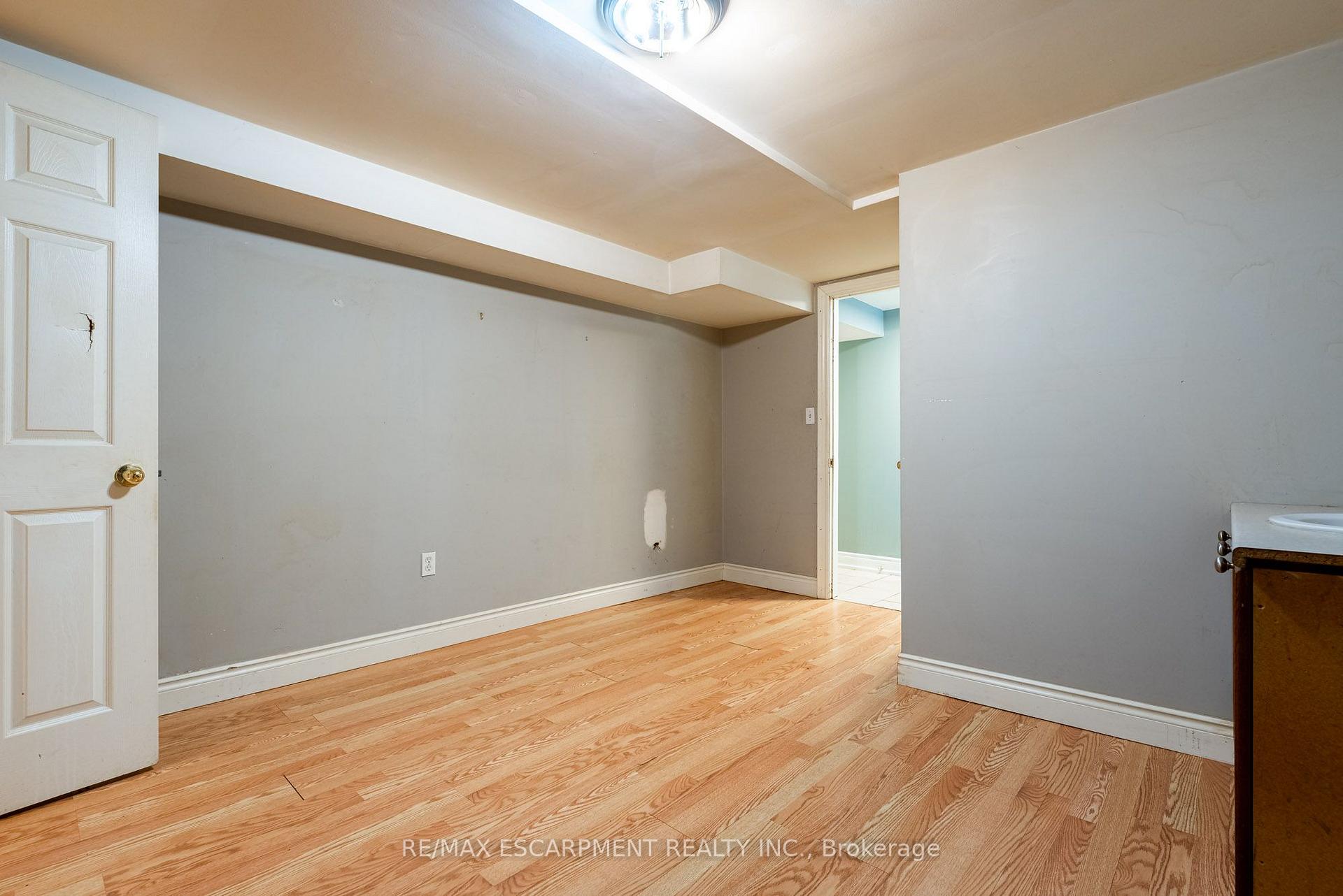 Photo 17 of 1315 Rosemary Crescent, Burlington, Mountainside — HOMEH