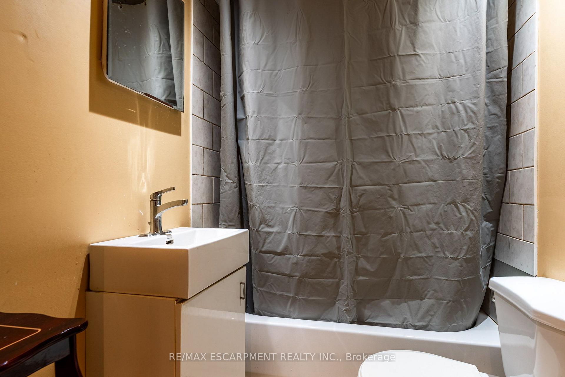 Photo 21 of 1315 Rosemary Crescent, Burlington, Mountainside — HOMEH