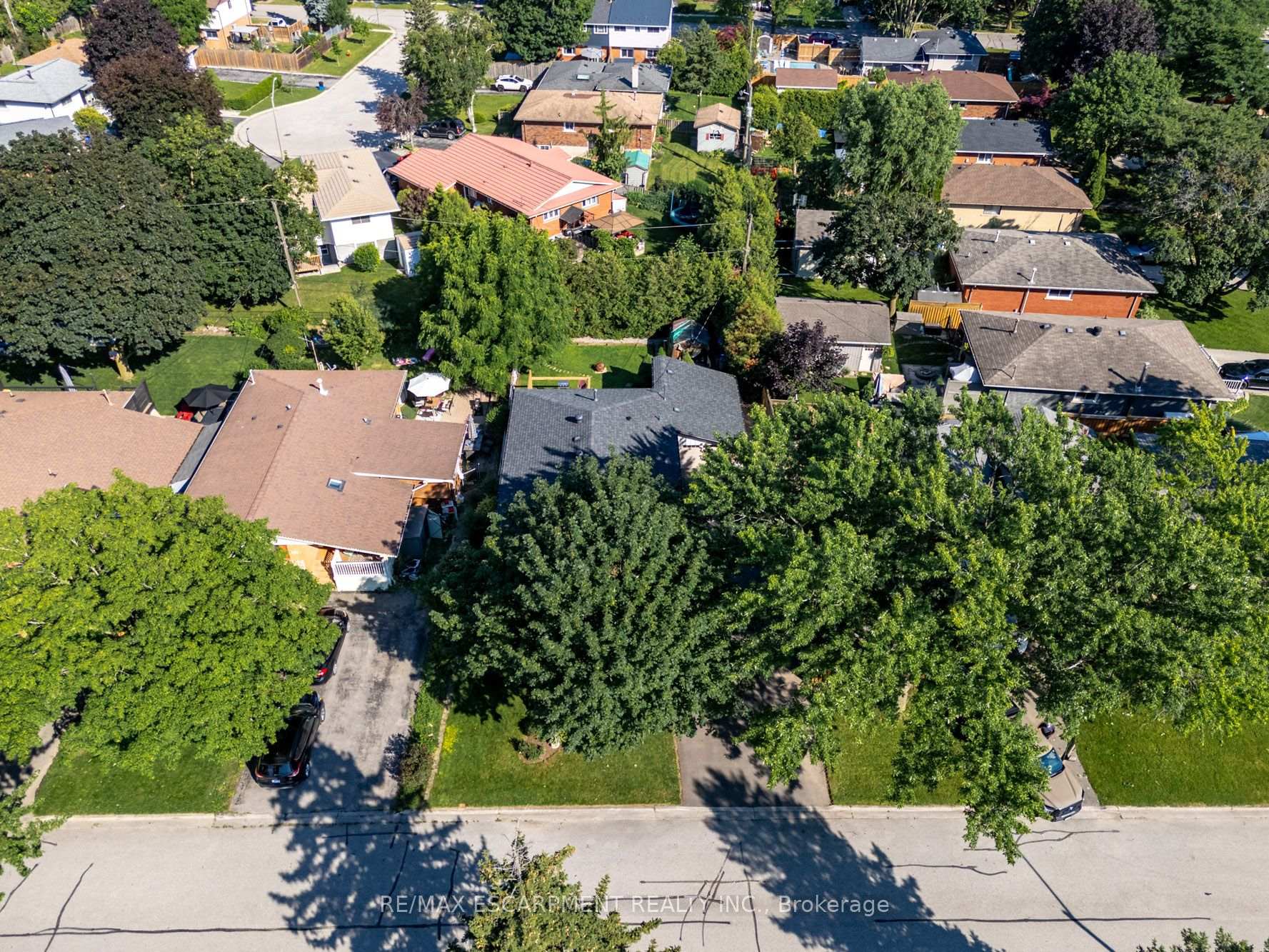 Photo 33 of 1315 Rosemary Crescent, Burlington, Mountainside — HOMEH